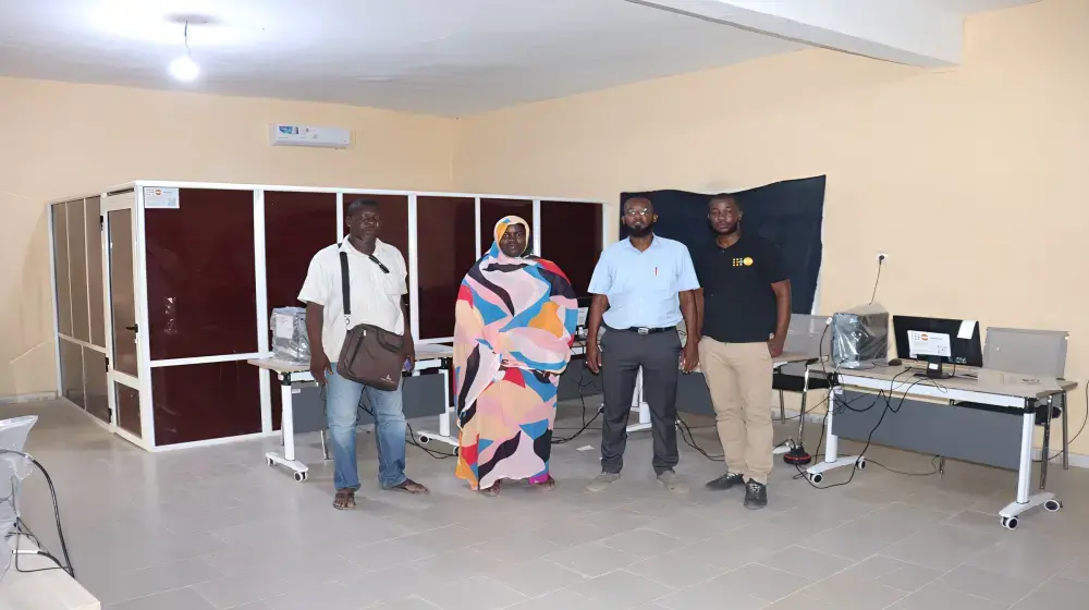 Remise et installation des équipements de bureau et informatiques au profit du Centre d’écoute des Jeunes de Sélibaby